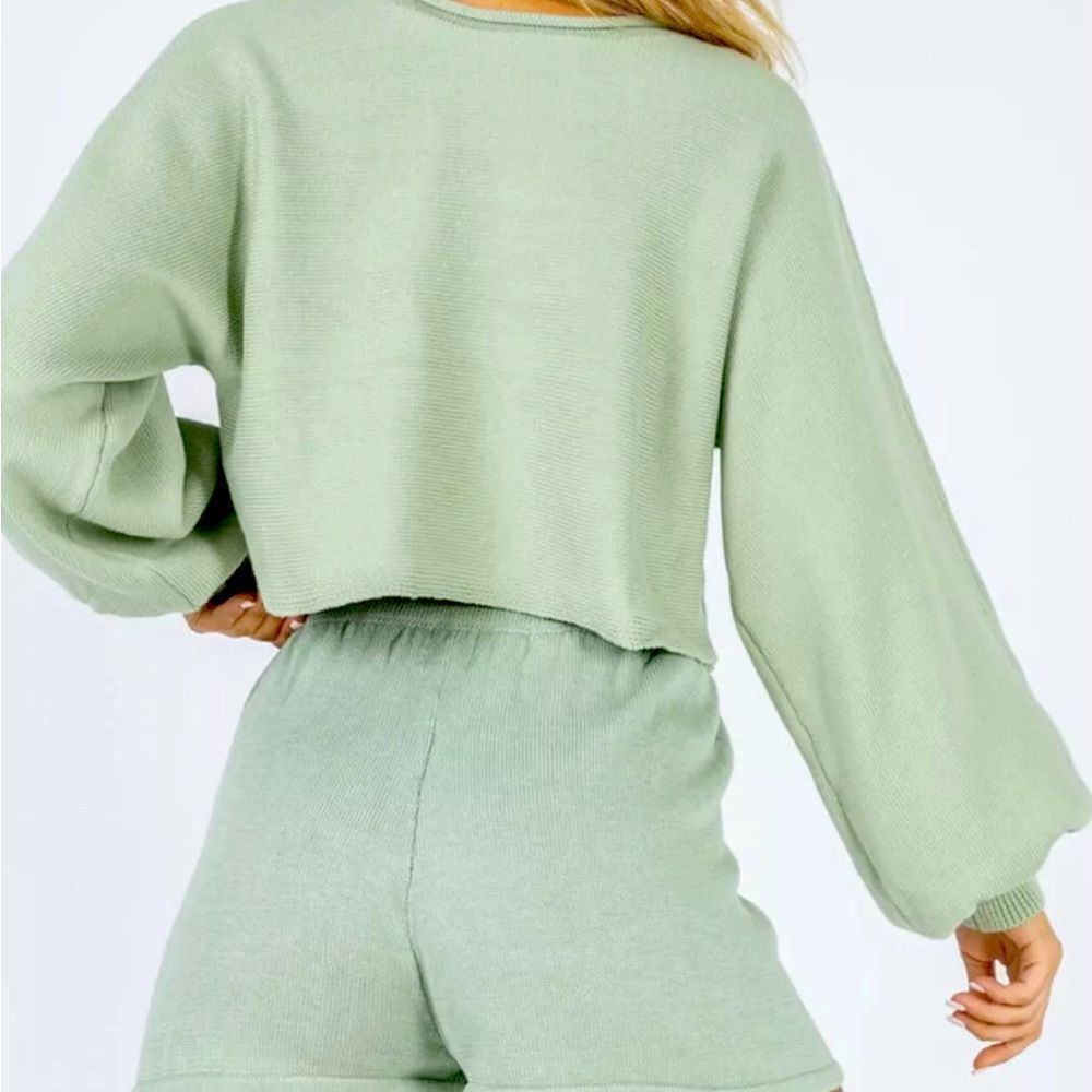Women's Green Sweater - Picture 3 of 10